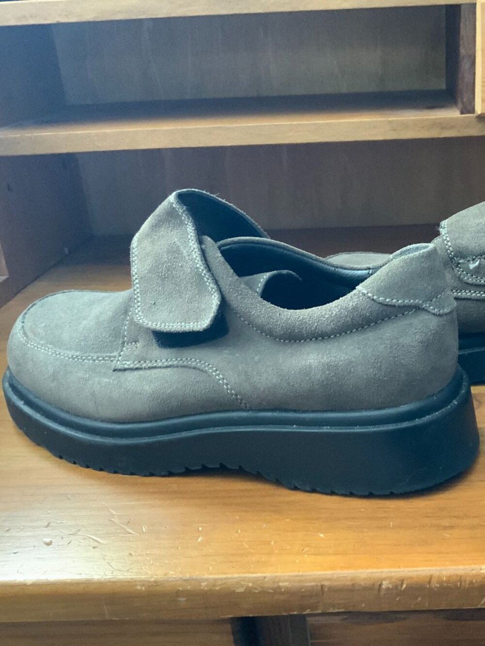MEN'S BROWN LOAFERS WITH VELCRO CLOSE - NEVADA - SIZE 9